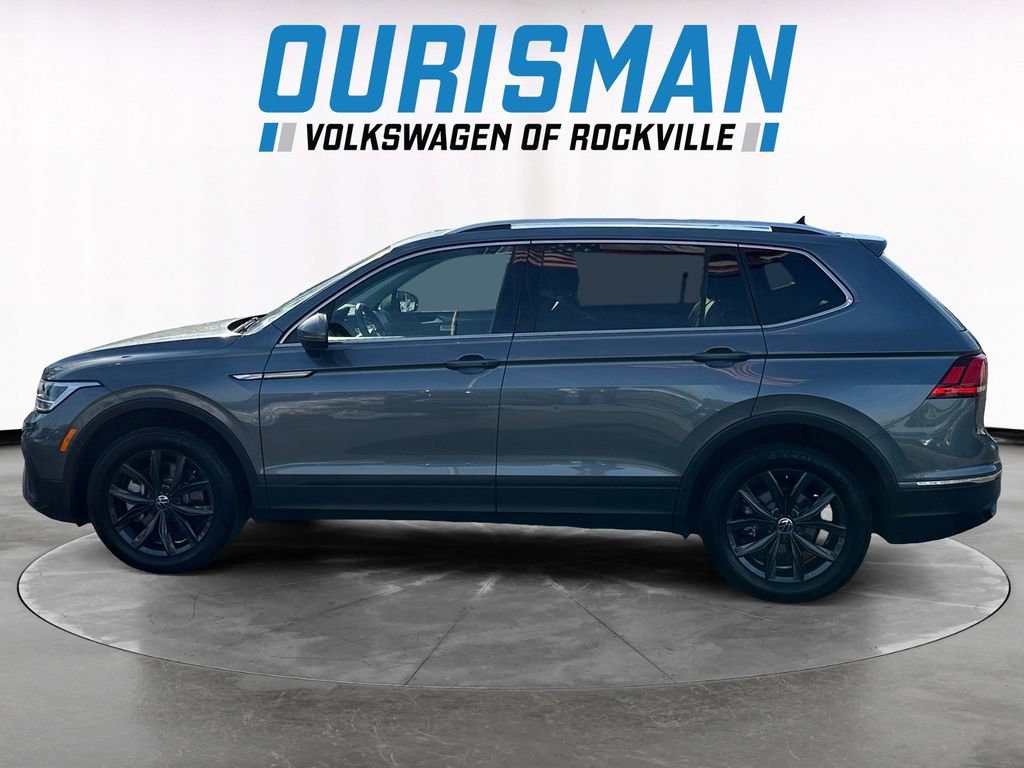Used 2024 Volkswagen Tiguan SE image 3