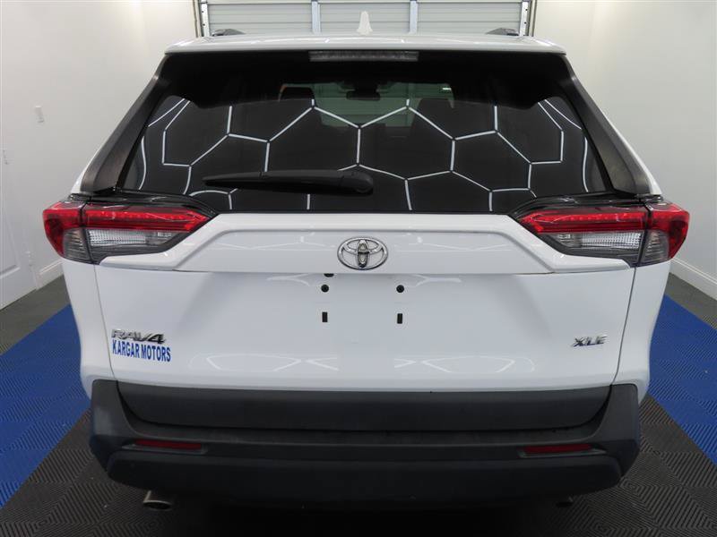 Used 2022 Toyota RAV4 XLE FWD image 8