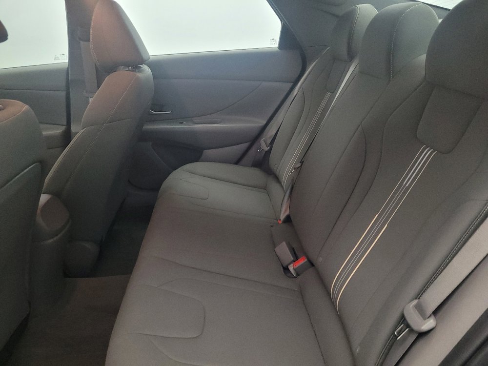 Used 2023 Hyundai Elantra SEL FWD image 18