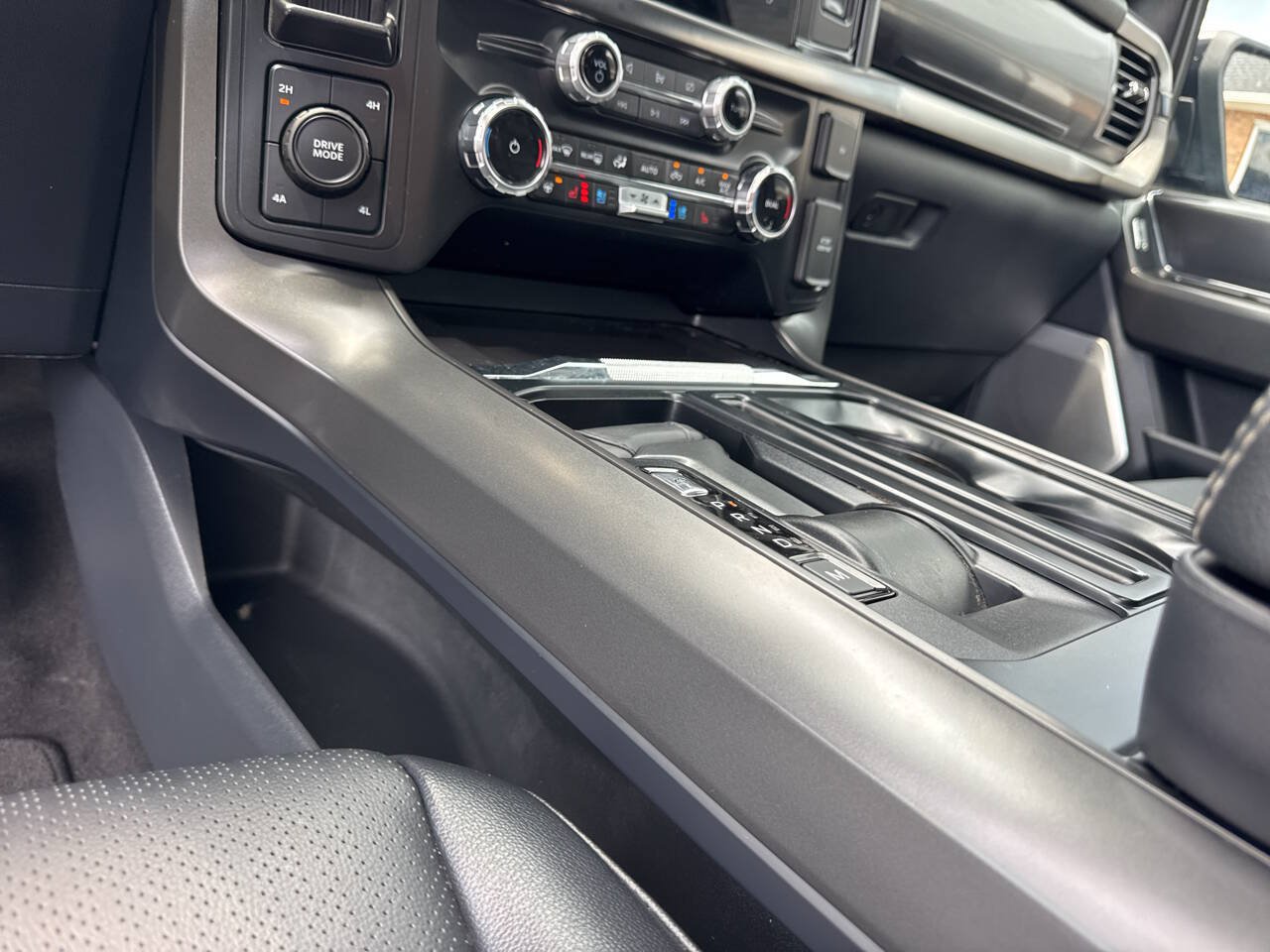 Used 2024 Ford F150 Lariat w/ Equipment Group 502A High AWD/4WD image 32