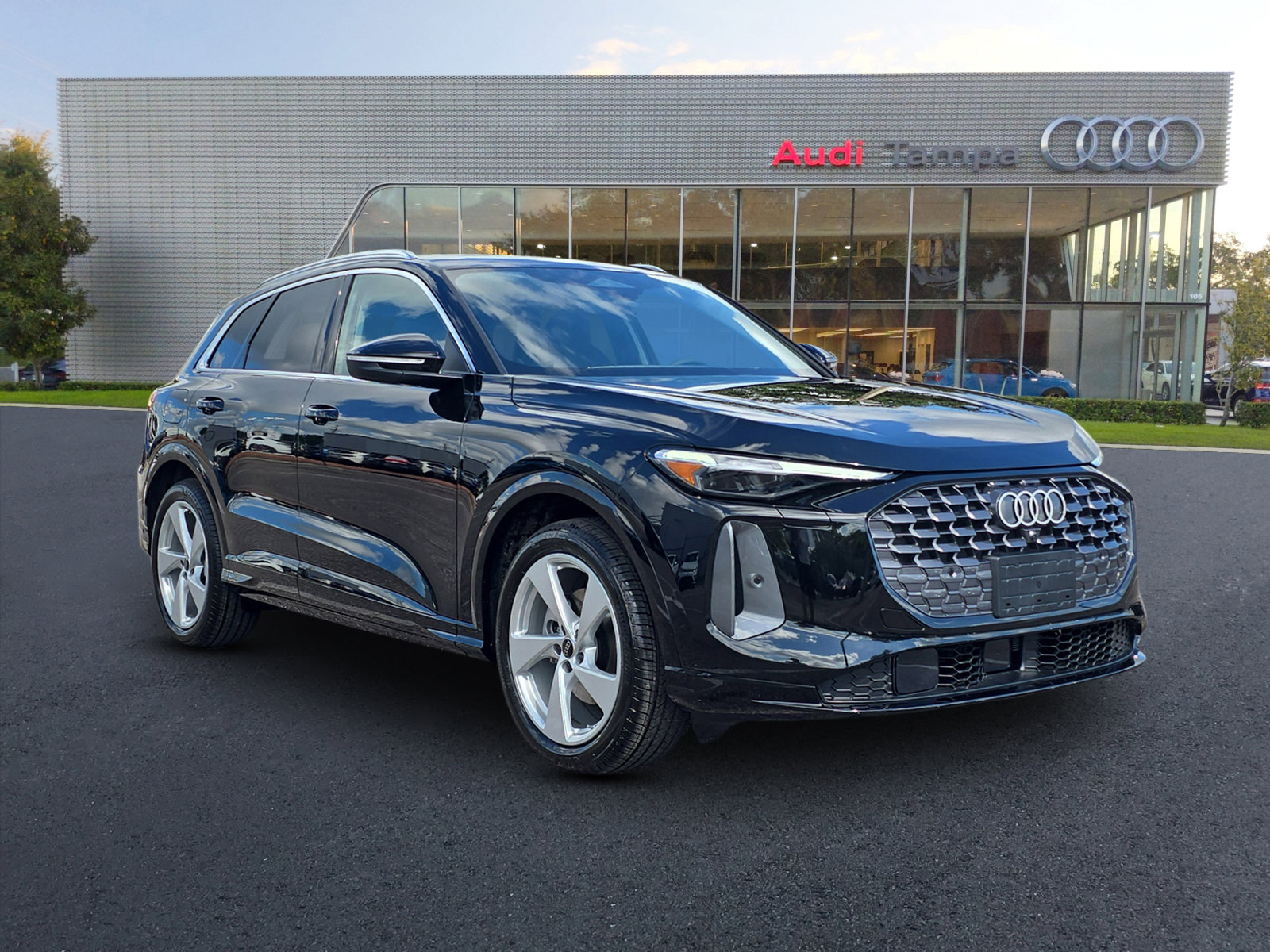 New 2025 Audi Q5 Prestige 360° Tour