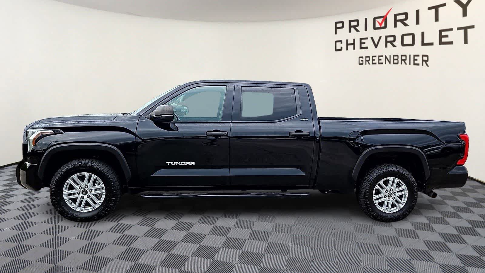 Used 2022 Toyota Tundra SR5 AWD/4WD image 5