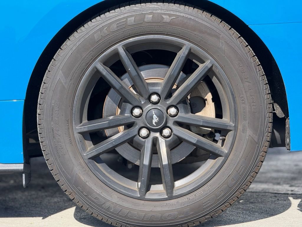 Used 2017 Ford Mustang Coupe image 3