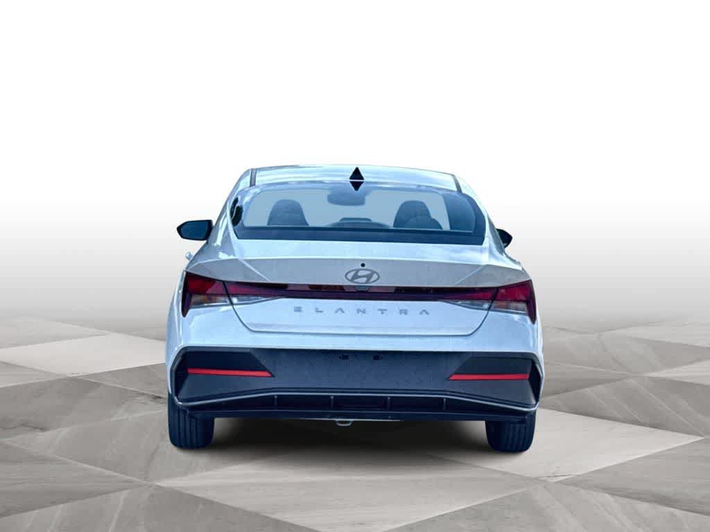 New 2026 Hyundai Elantra SE FWD image 7