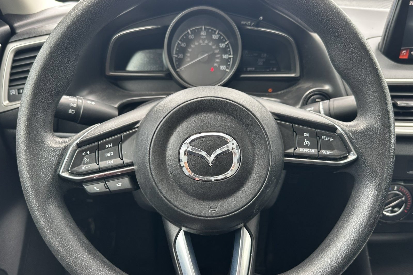 Used 2018 MAZDA MAZDA3 Sport w/ Preferred Equipment Package FWD image 21