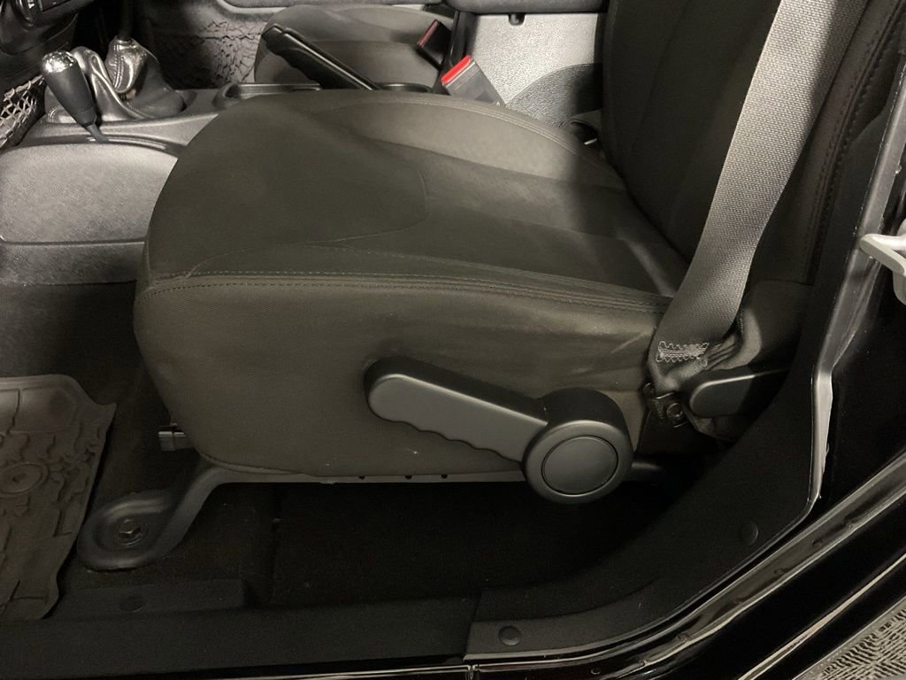 Used 2016 Jeep Wrangler Unlimited Sport image 17