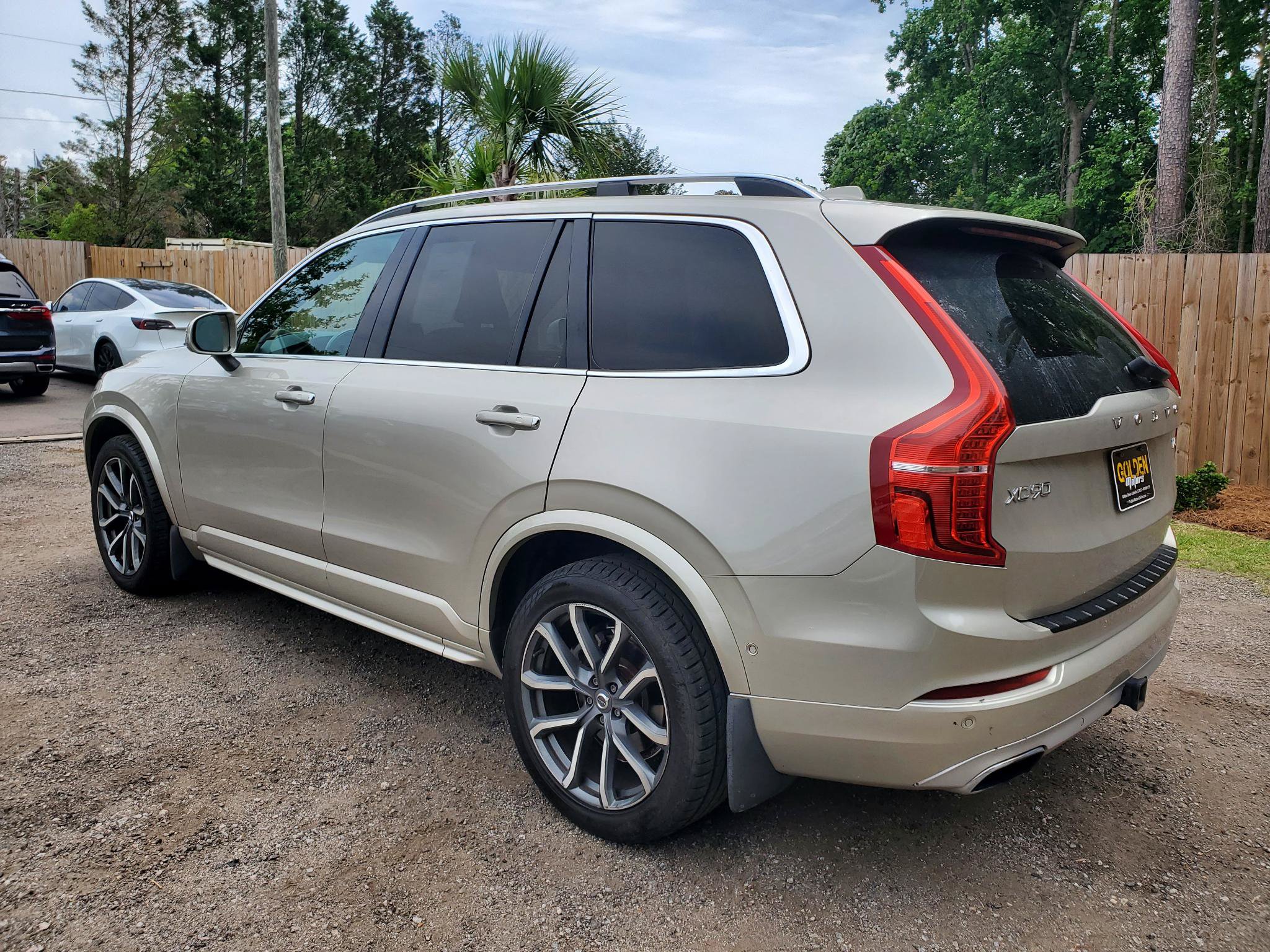 Used 2017 Volvo XC90 T6 Momentum w/ Vision Package AWD/4WD image 5