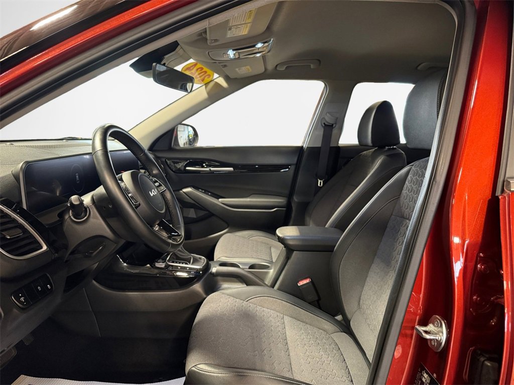 Used 2024 Kia Seltos S image 12