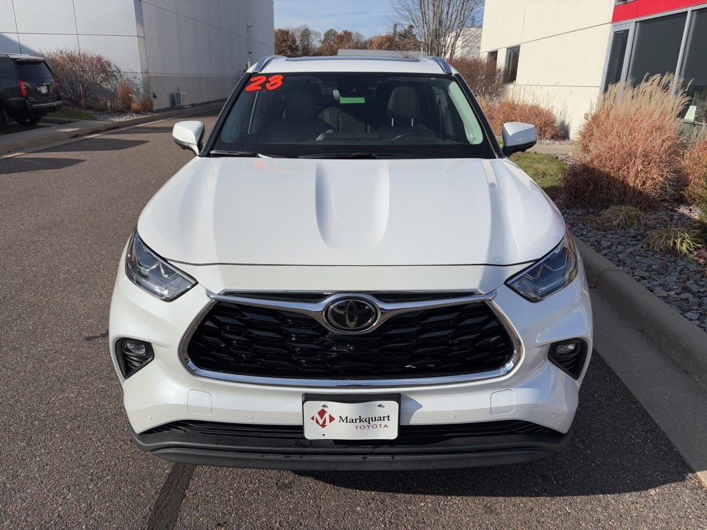 Used 2023 Toyota Highlander Limited image 7