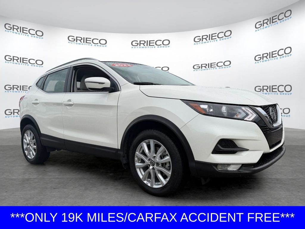 Certified 2022 Nissan Rogue Sport SV FWD image 1