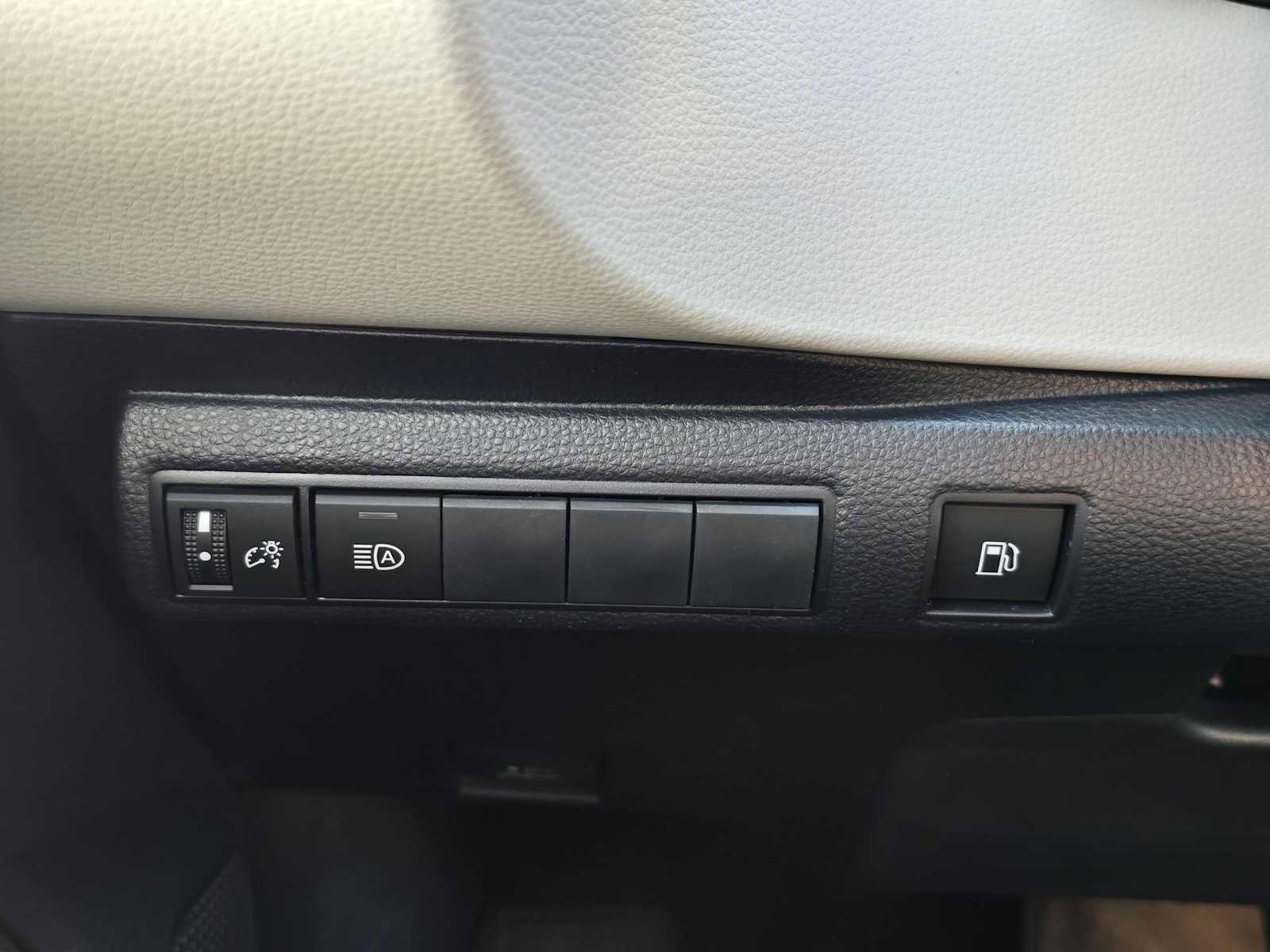Certified 2026 Toyota Corolla LE image 28