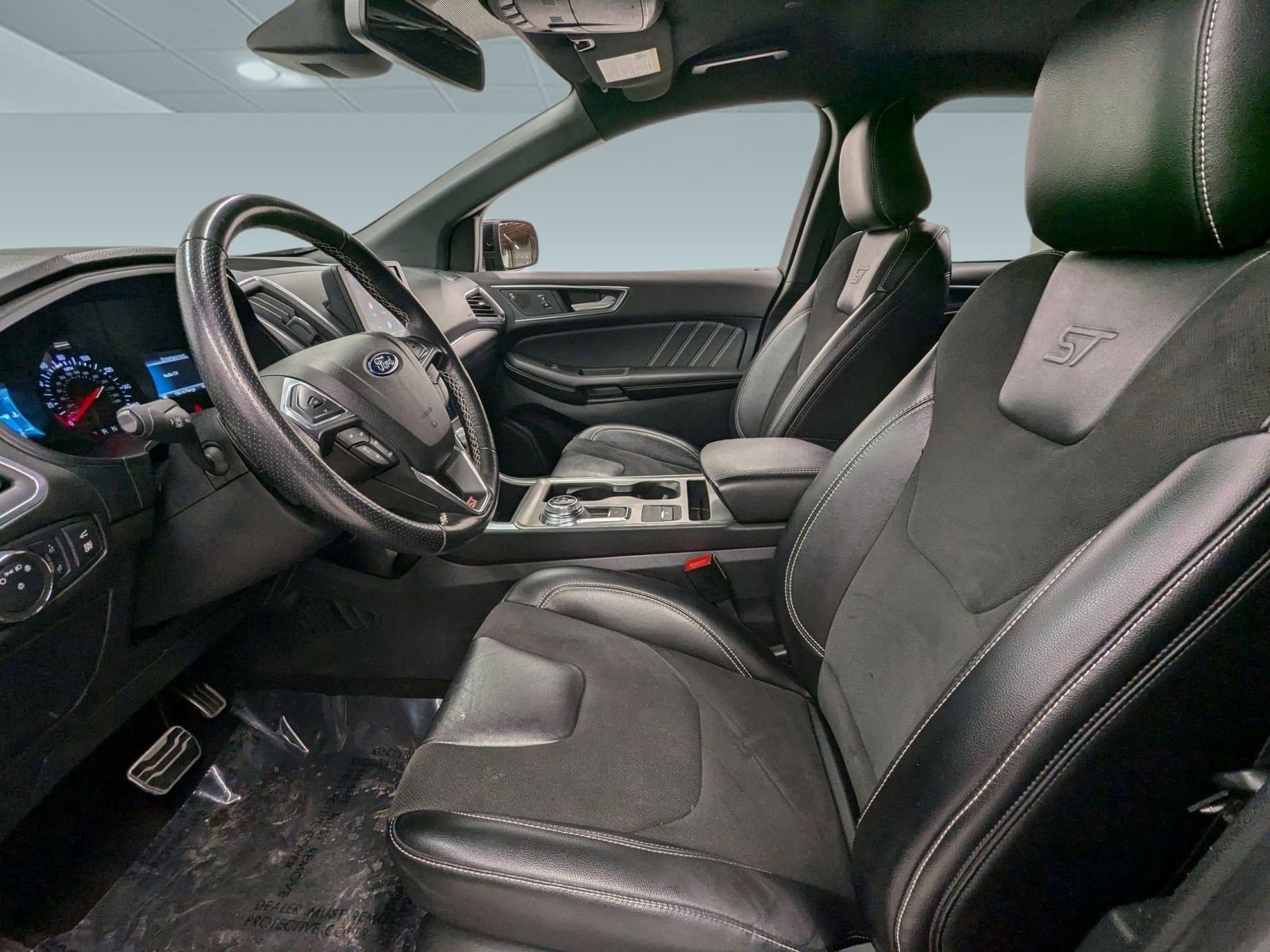 Used 2022 Ford Edge ST image 4