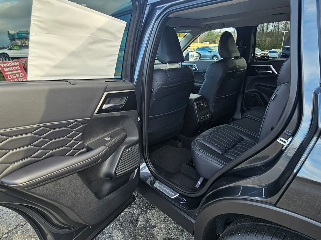 New 2026 Mitsubishi Outlander SEL image 10