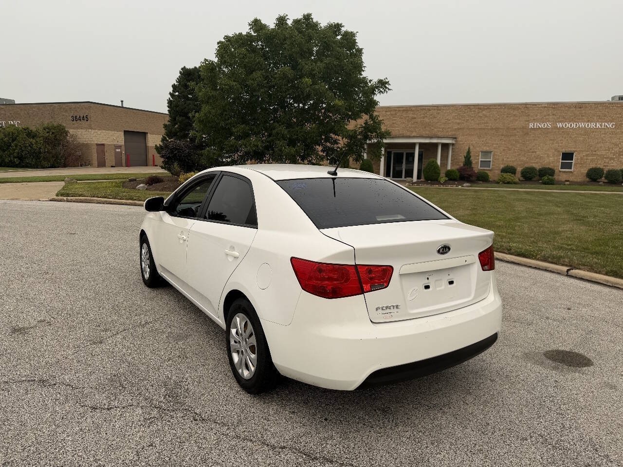 Used 2011 Kia Forte LX FWD image 3
