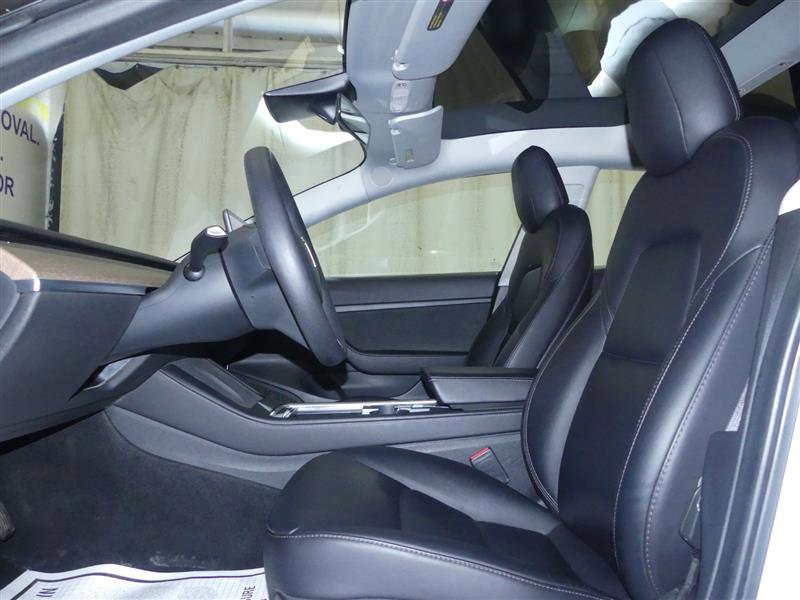 Used 2021 Tesla Model 3 Standard Range Plus image 19