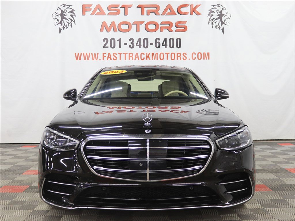Used 2022 Mercedes-Benz S 580 4MATIC Sedan image 2