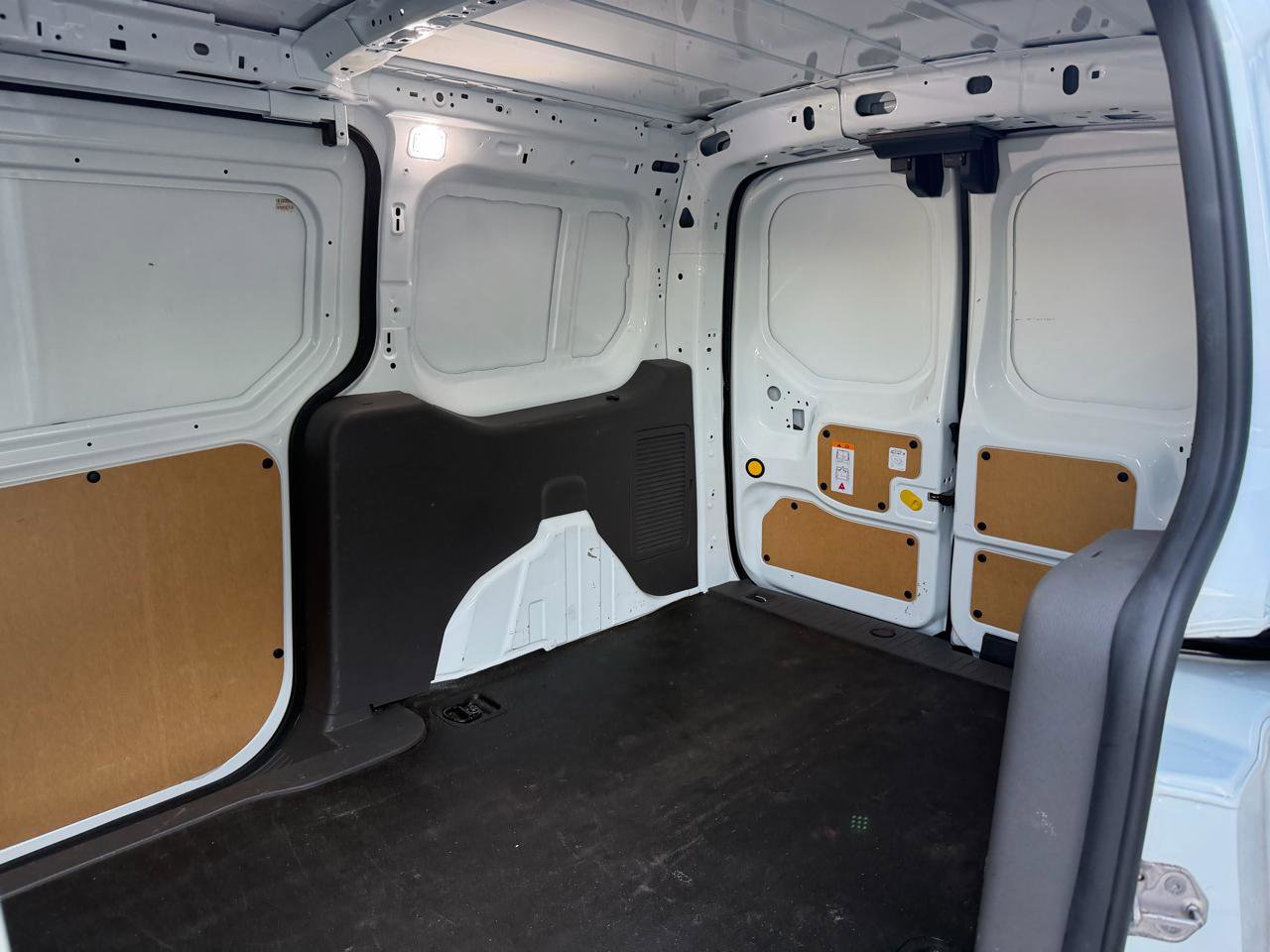 Used 2020 Ford Transit Connect XL image 17