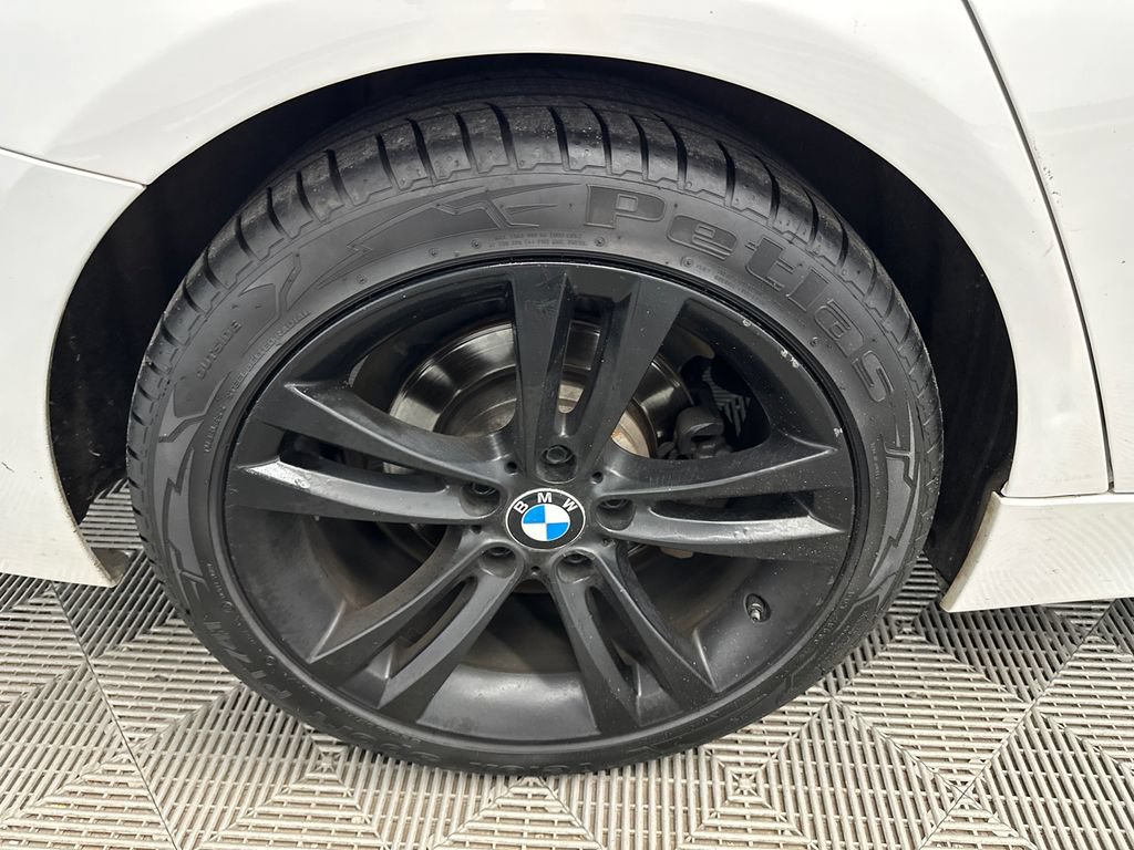 Used 2018 BMW 330i Sedan RWD image 17