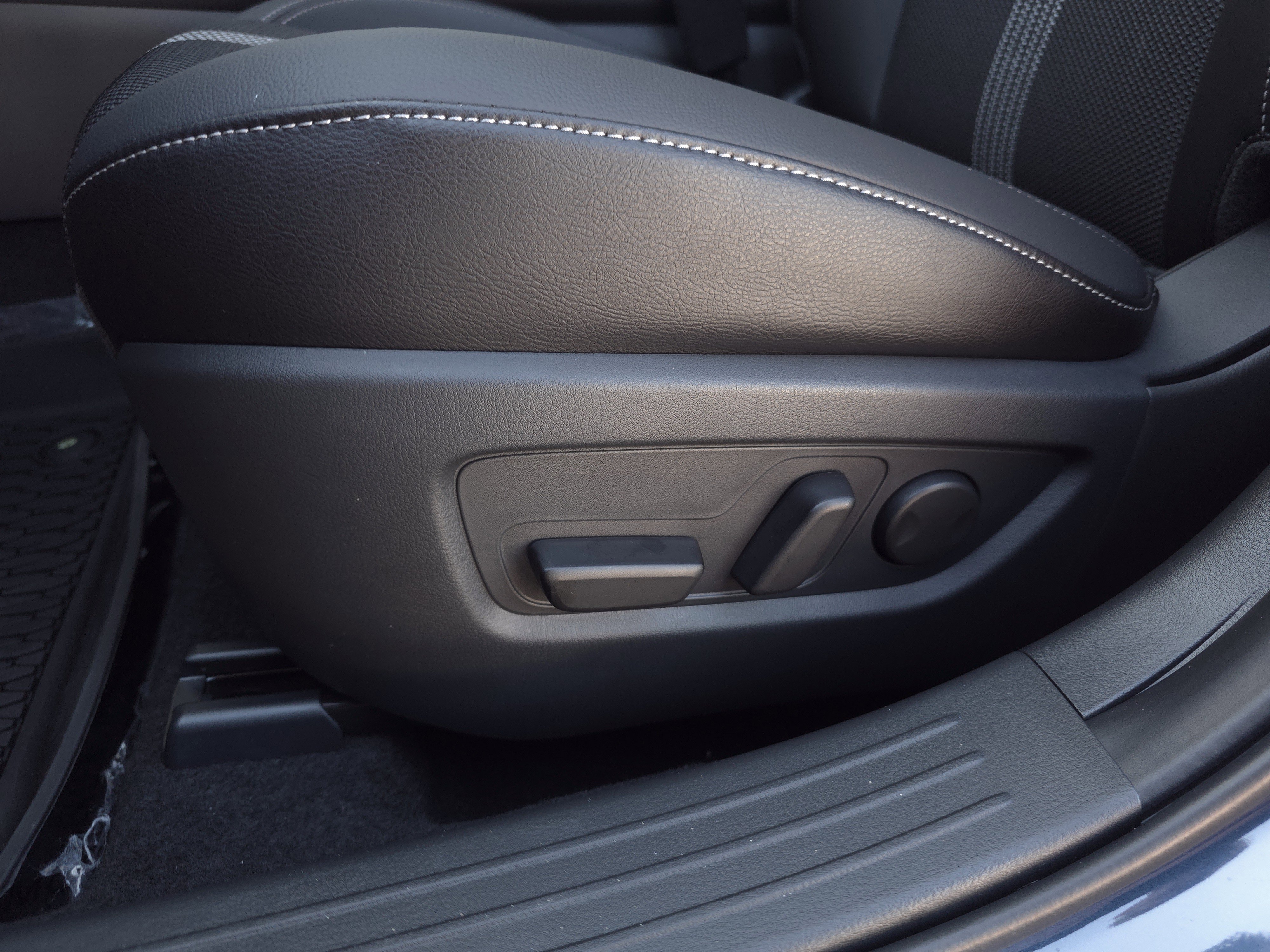 New 2025 MAZDA CX-50 AWD 2.5 S w/ Weather Package image 12