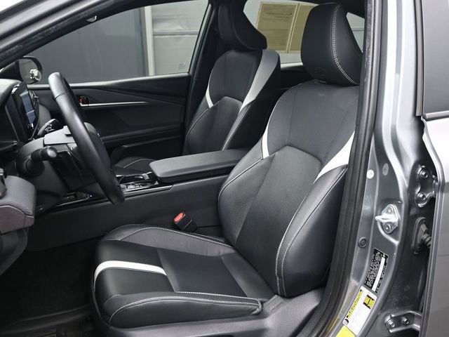 Used 2025 Toyota Camry SE FWD image 6