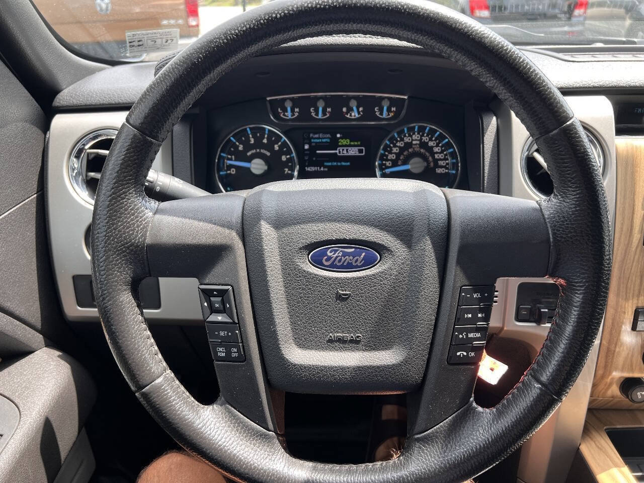 Used 2011 Ford F150 Lariat w/ Lariat Chrome Pkg AWD/4WD image 18