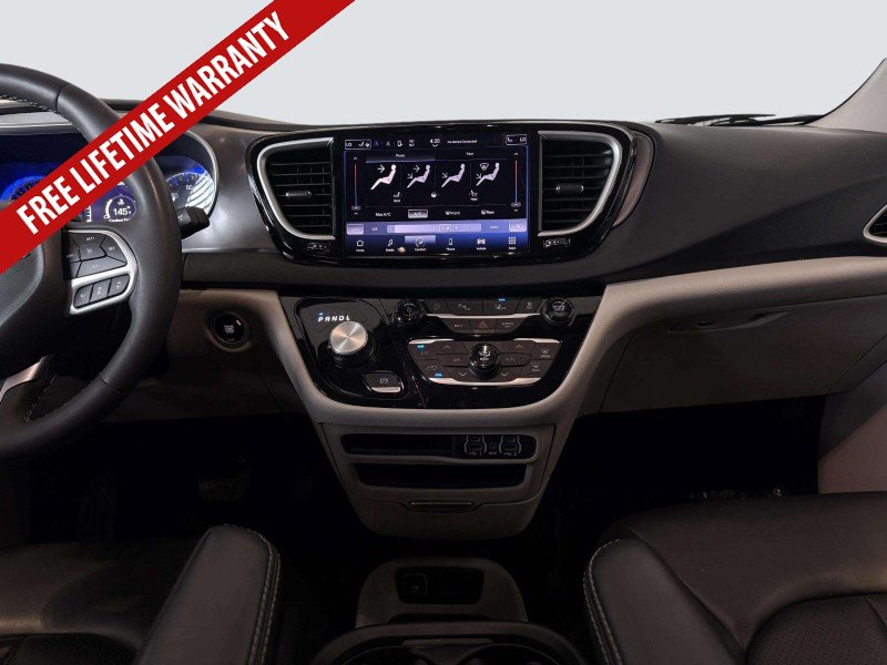 Used 2023 Chrysler Pacifica Touring-L FWD image 28