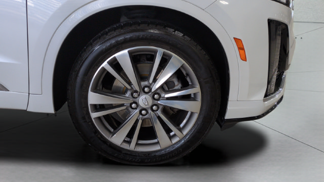 Used 2021 Cadillac XT6 Premium Luxury w/ LPO, Floor Liner Package AWD/4WD image 24