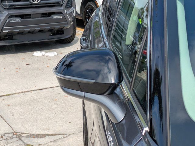 Used 2023 Lincoln Corsair Reserve w/ Equipment Group 201A image 10