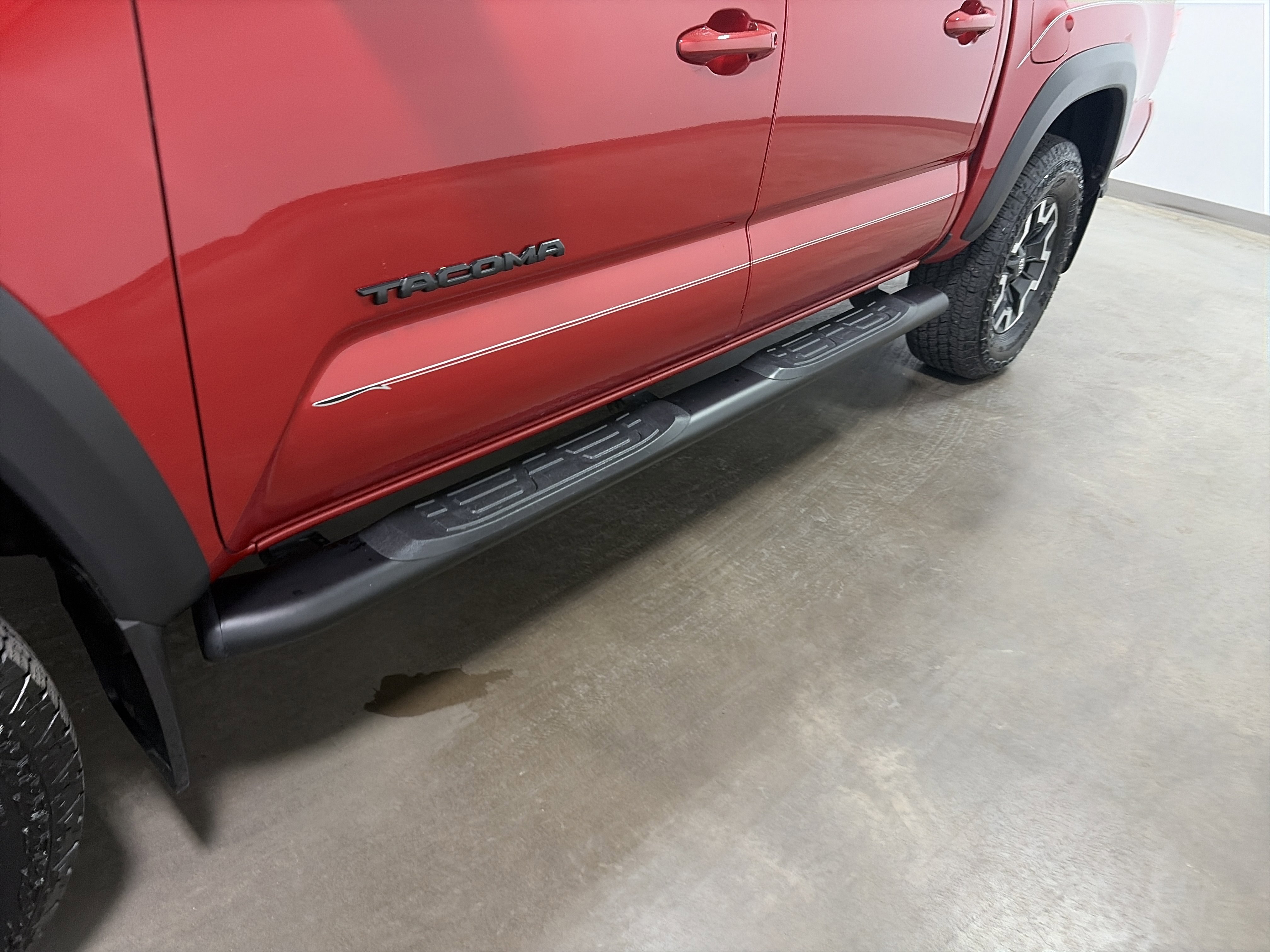 Used 2023 Toyota Tacoma TRD Off-Road w/ TRD Premium Off Road Package AWD/4WD image 10