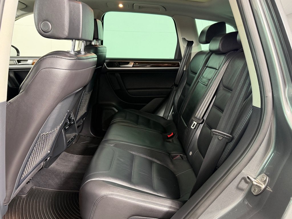Used 2014 Volkswagen Touareg VR6 AWD/4WD image 14