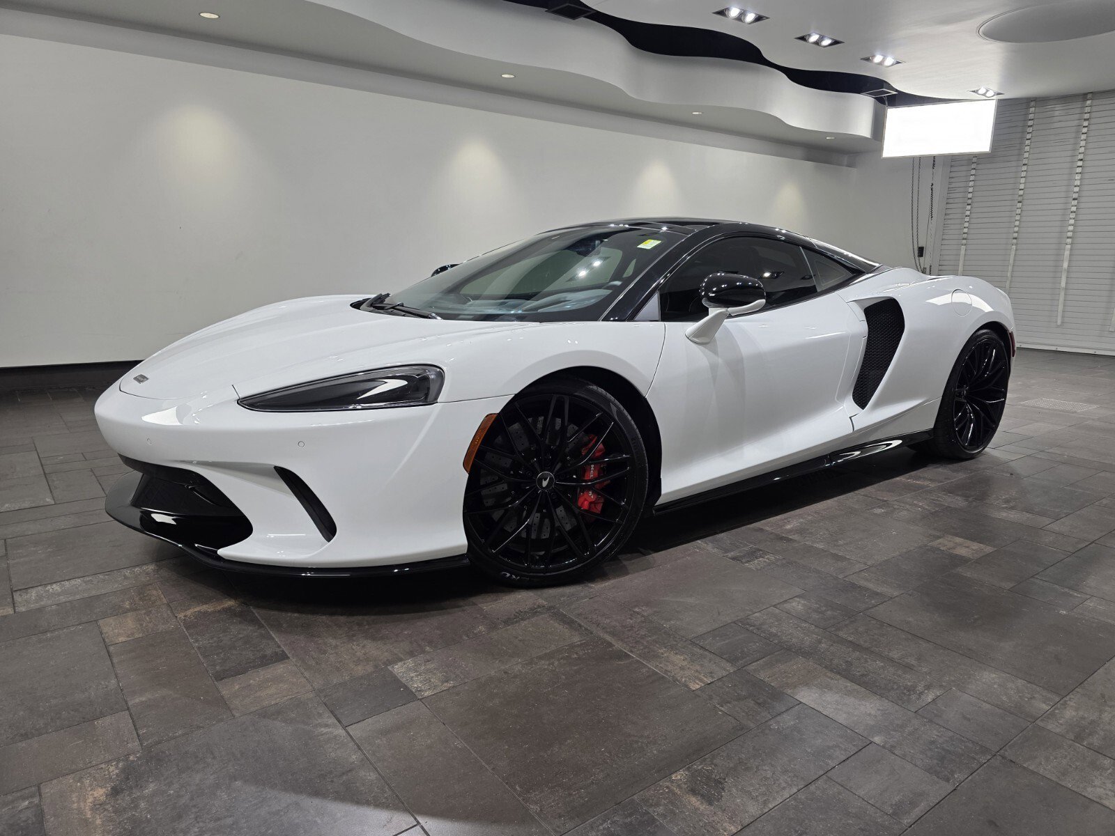 Used 2023 McLaren GT RWD video 1