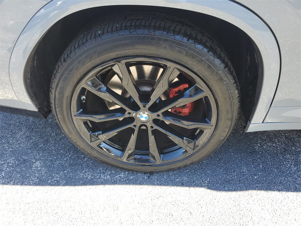 Used 2022 BMW X4 M40i w/ Parking Assistance Package image 6