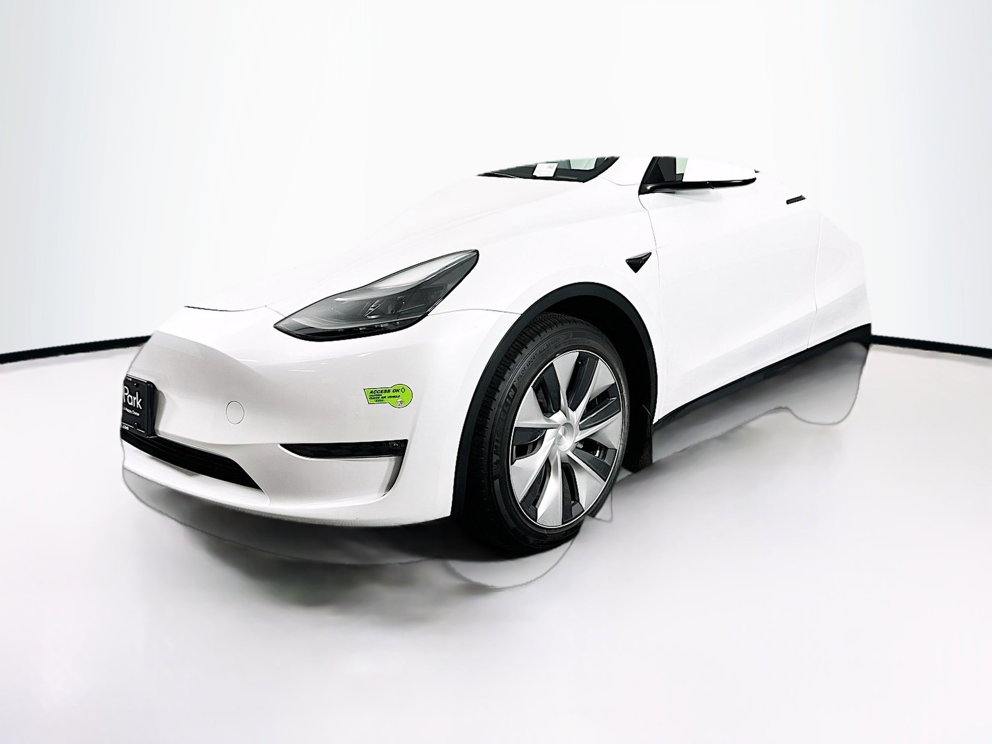 Used 2023 Tesla Model Y Long Range AWD/4WD image 3