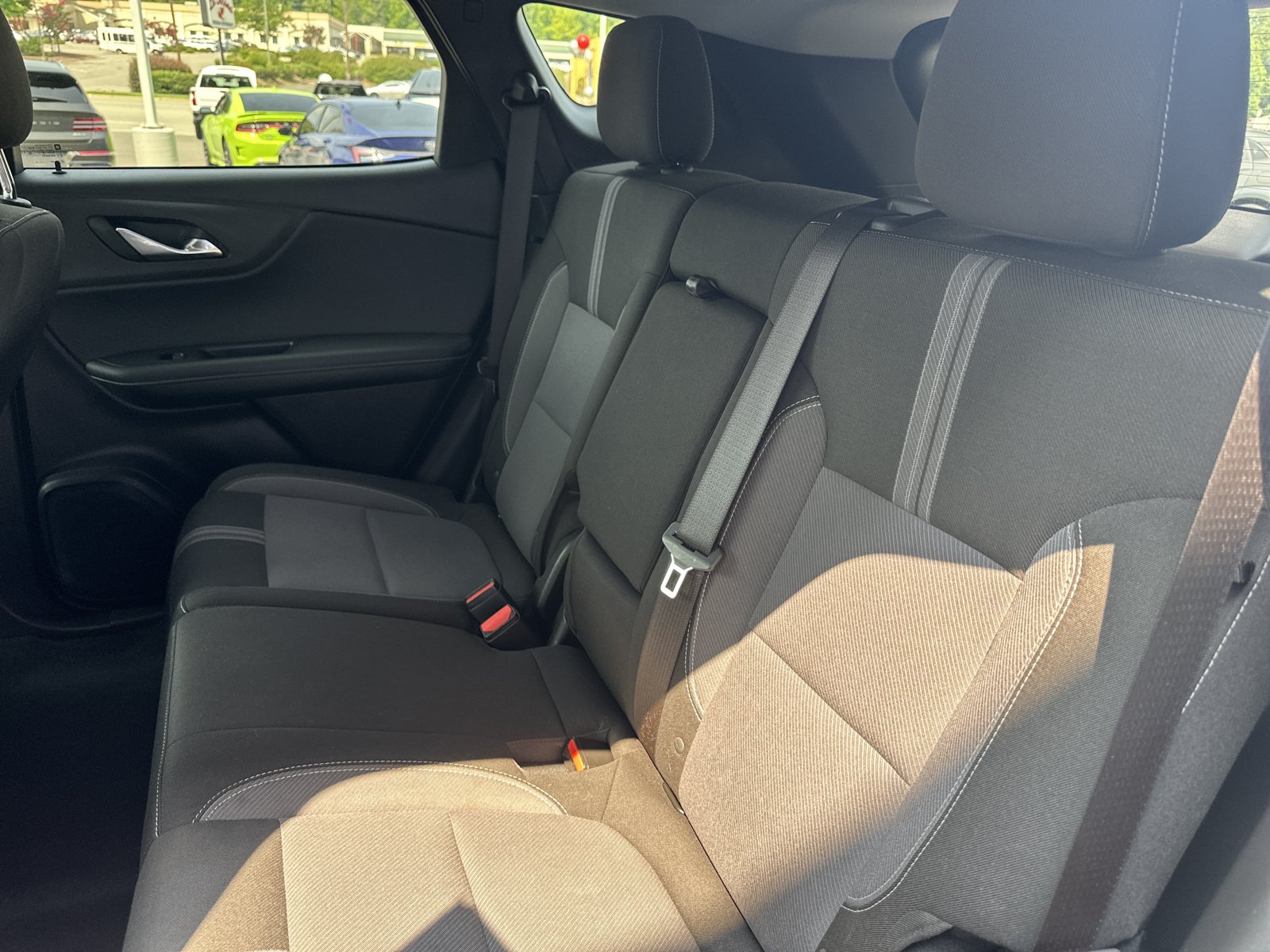 Used 2025 Chevrolet Blazer LT FWD image 23