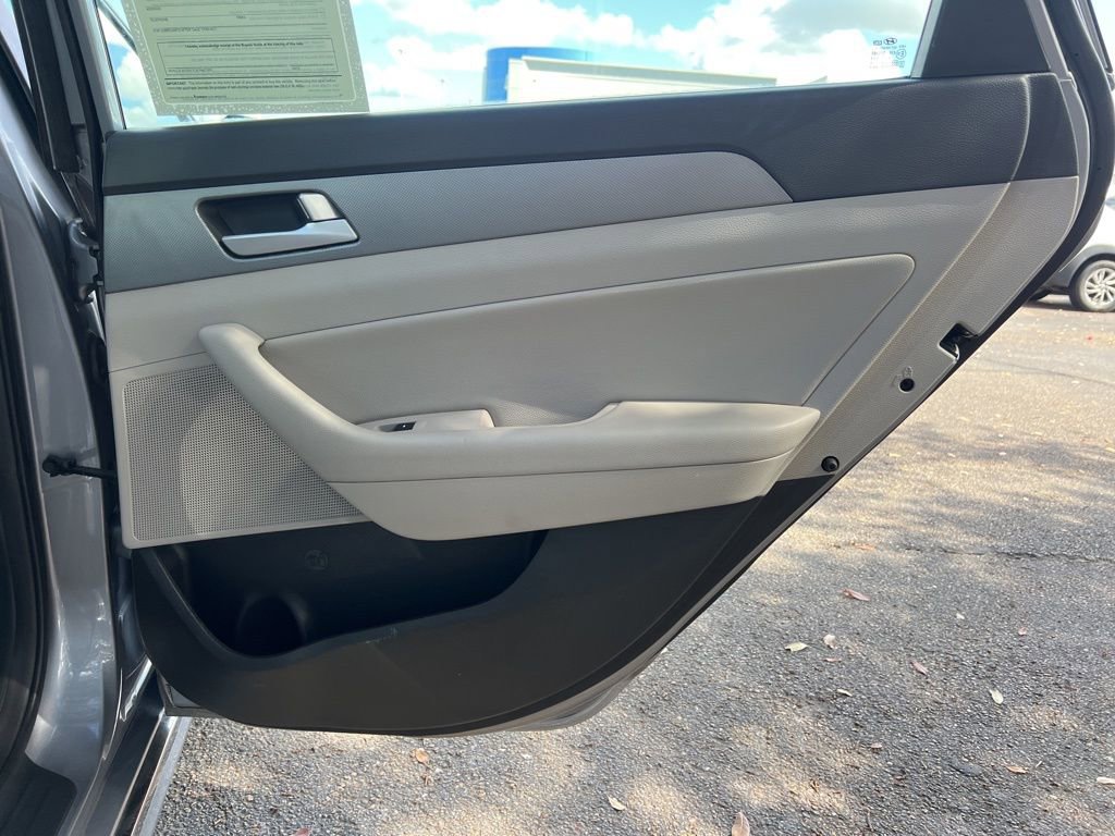 Used 2016 Hyundai Sonata SE image 13