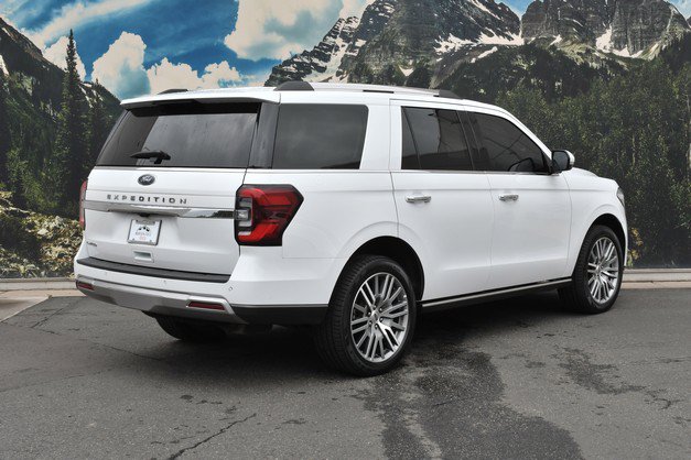 Used 2022 Ford Expedition Limited AWD/4WD image 3