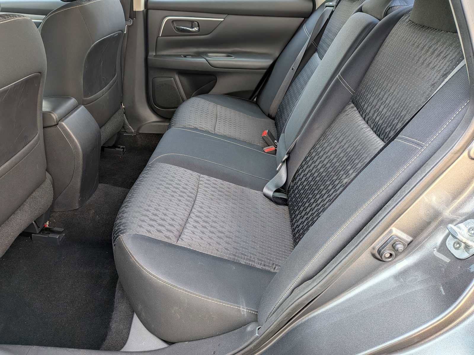 Used 2016 Nissan Altima 2.5 SV FWD image 18