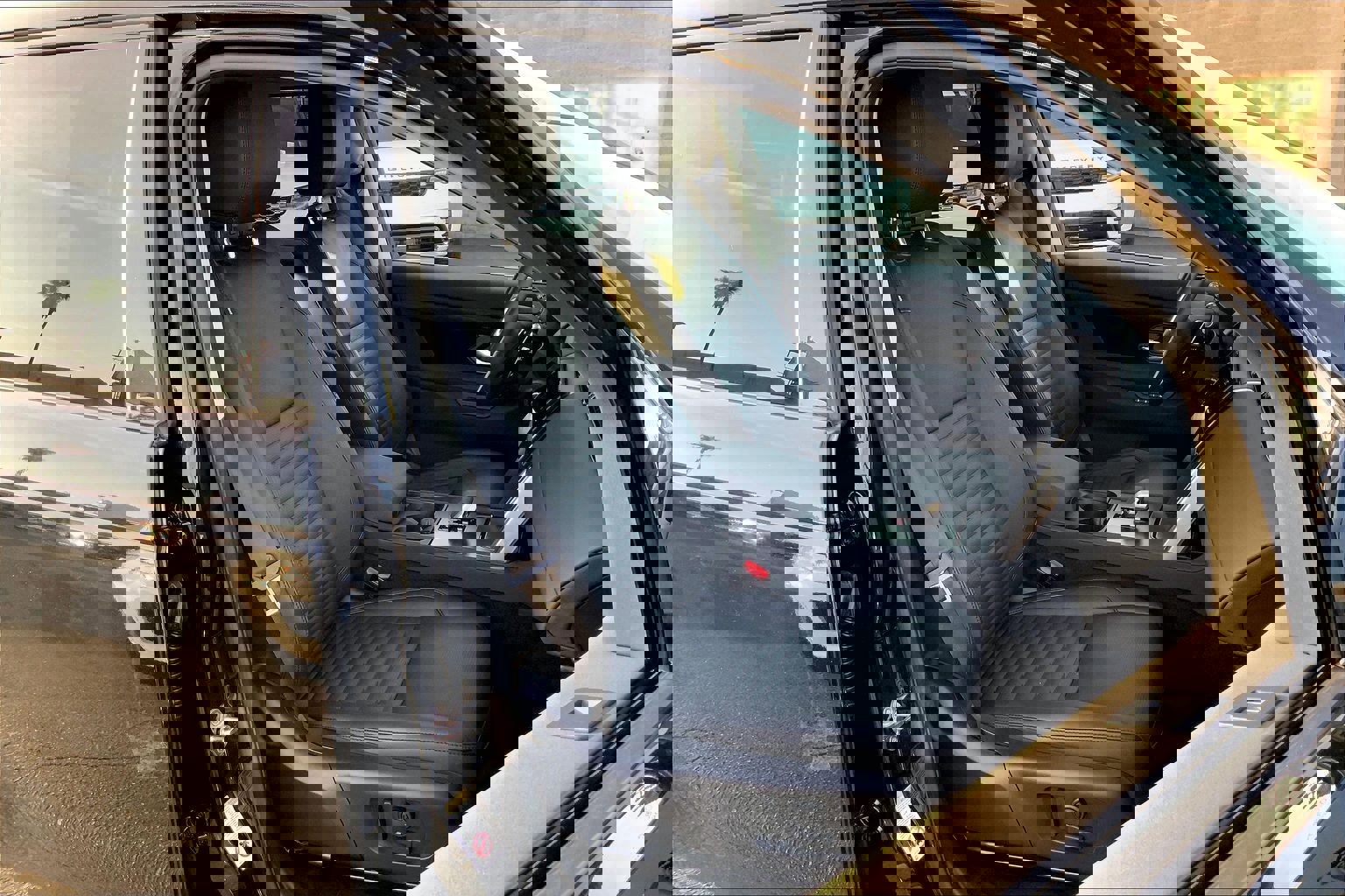 Used 2024 Land Rover Discovery Sport S image 7