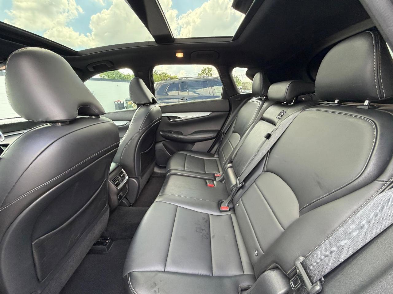 Used 2021 INFINITI QX50 Luxe w/ Appearance Package FWD image 11