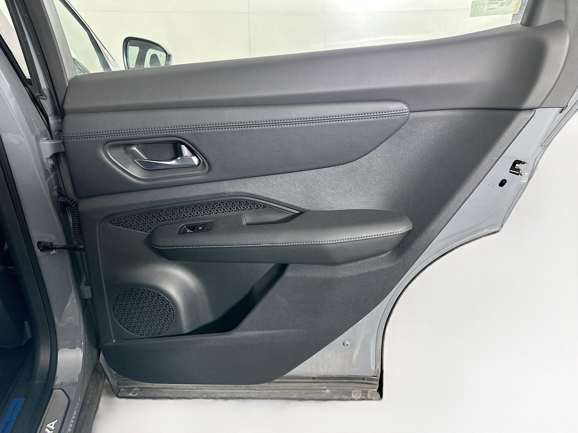 Used 2023 Nissan Ariya AWD image 29