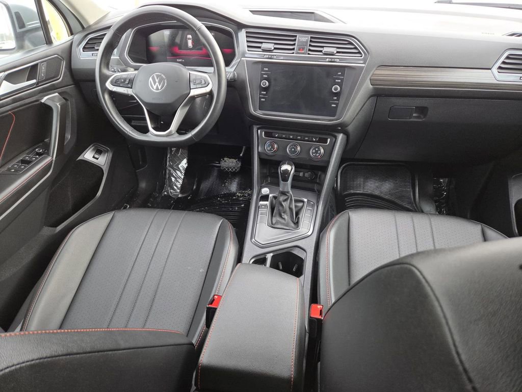 Used 2024 Volkswagen Tiguan Wolfsburg Edition image 21
