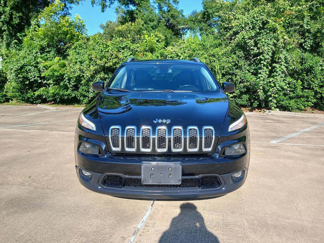 Used 2018 Jeep Cherokee Latitude Plus FWD image 11