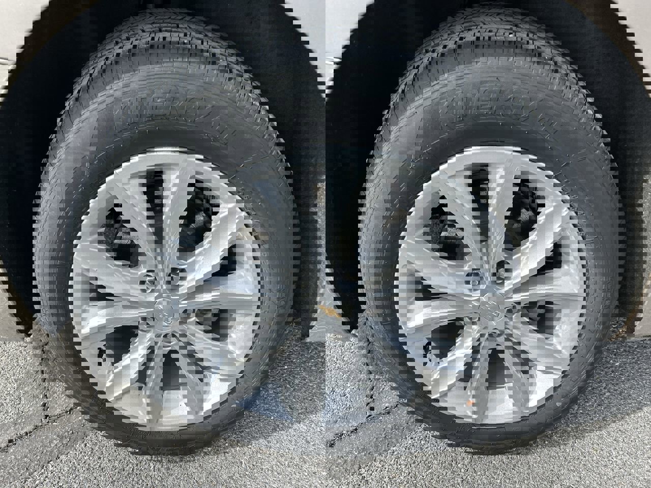 Used 2024 Chevrolet Malibu LT image 9