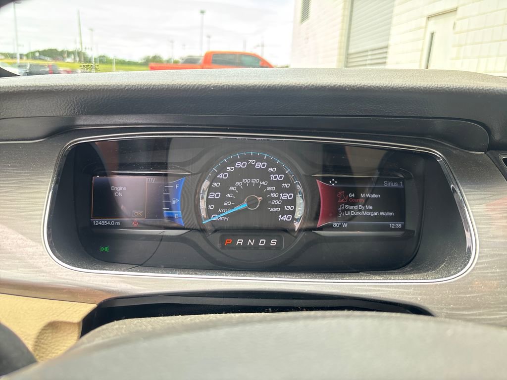 Used 2015 Ford Taurus SEL w/ Equipment Group 201A FWD image 24