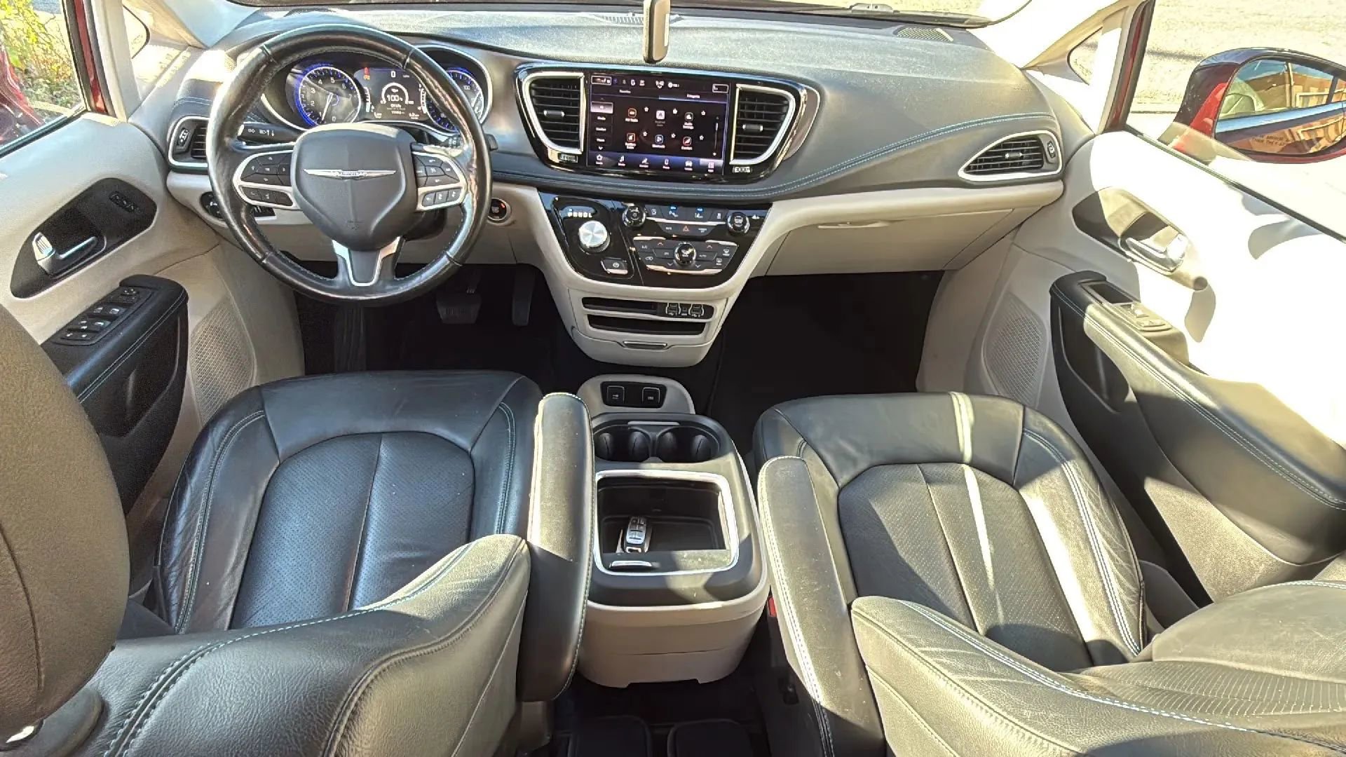 Used 2021 Chrysler Pacifica Touring-L image 30