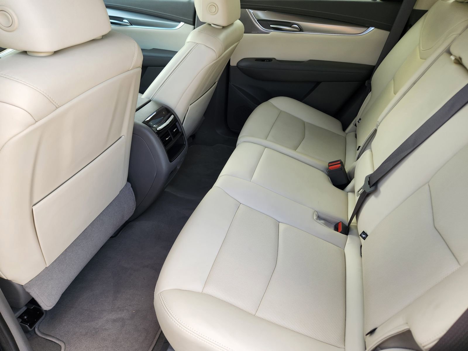 Used 2023 Cadillac XT5 Premium Luxury w/ Technology Package image 33