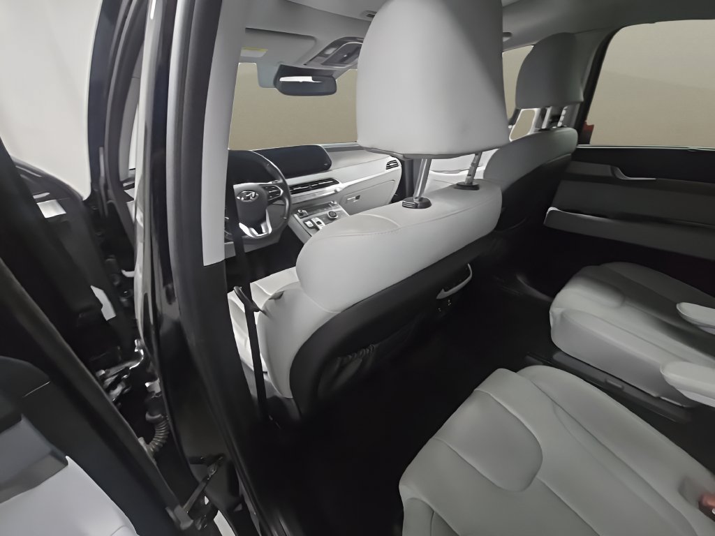 Used 2021 Hyundai Palisade SEL w/ Premium Package AWD/4WD image 17