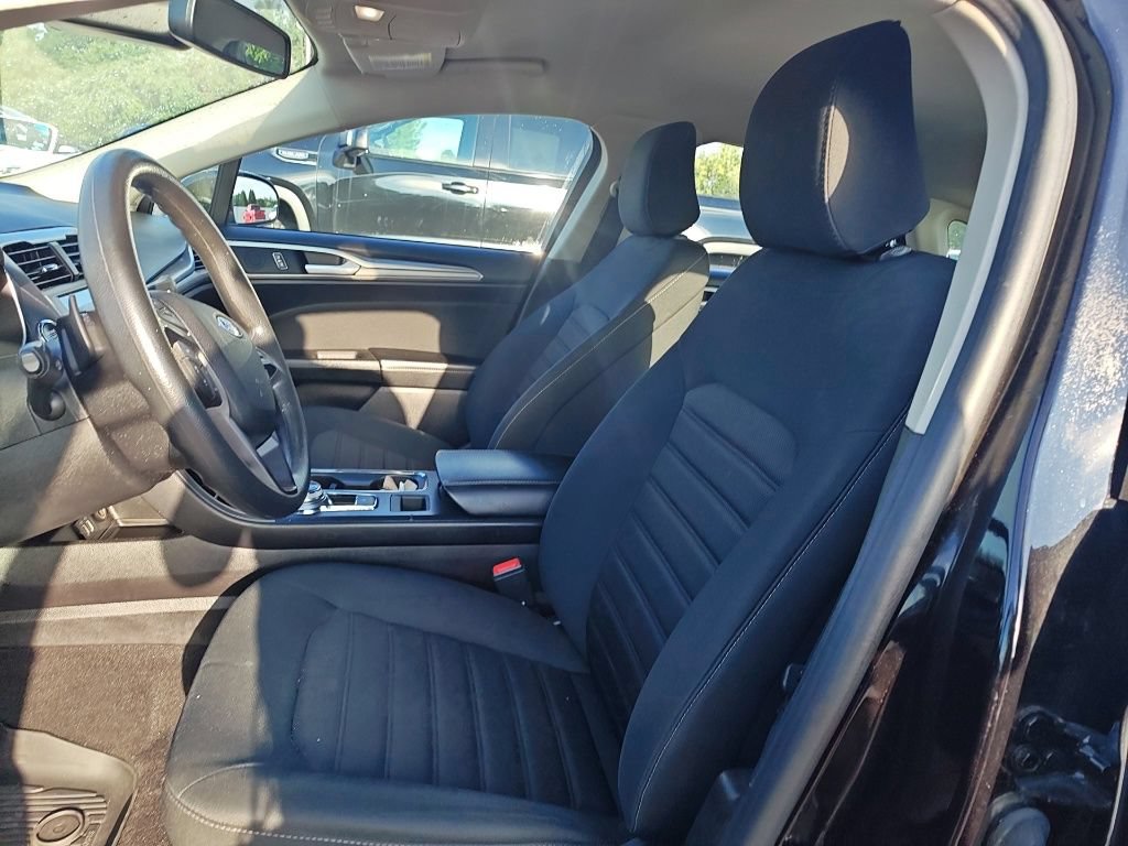 Used 2020 Ford Fusion SE AWD/4WD image 6