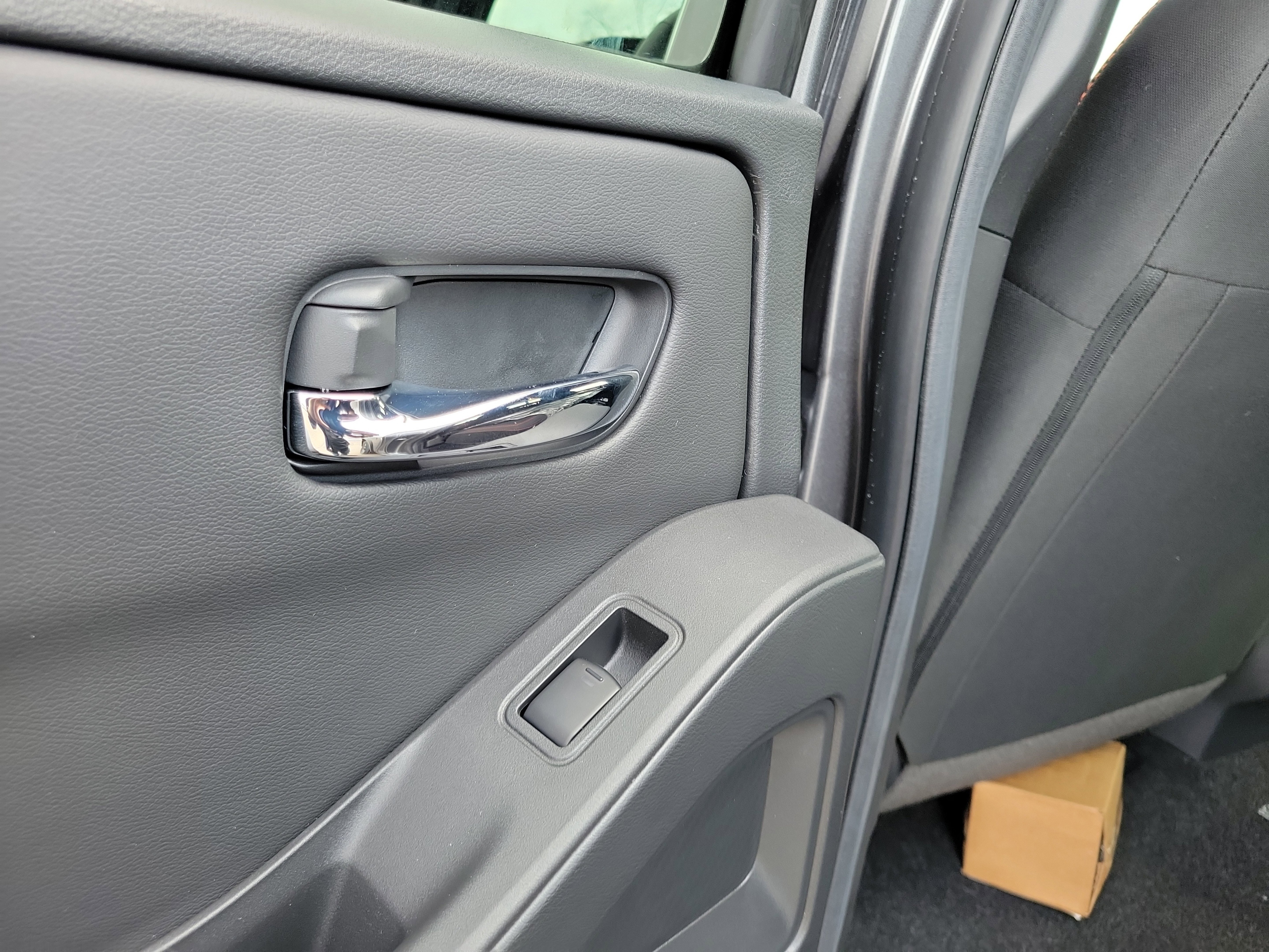 Used 2025 Nissan Frontier PRO-4X w/ Pro Convenience Package image 13