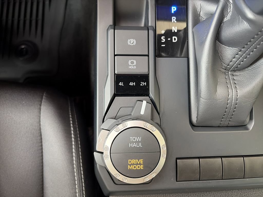 Certified 2025 Toyota Tacoma TRD Sport AWD/4WD image 31